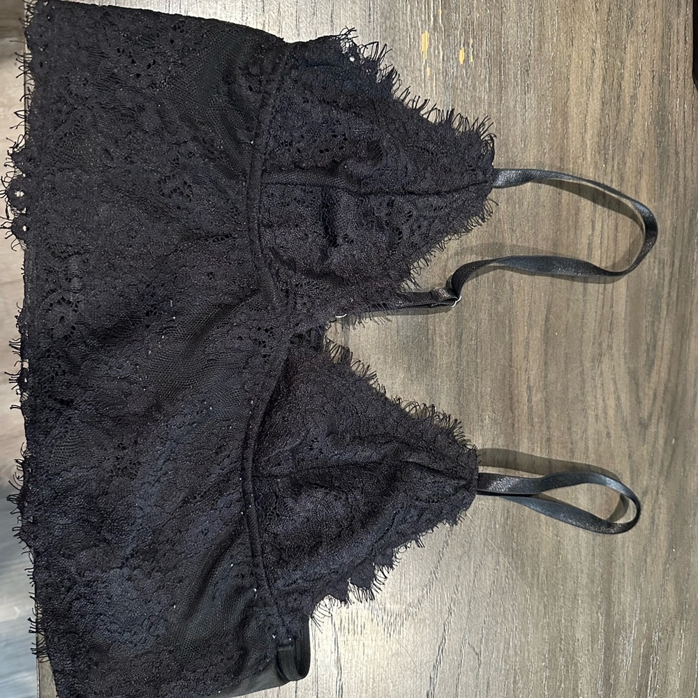 Black lace crop top size large